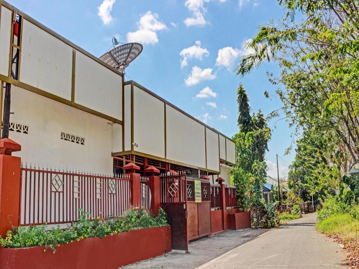 Oyo 91416 Puri 88 Homestay Kupang  Kültér fotó
